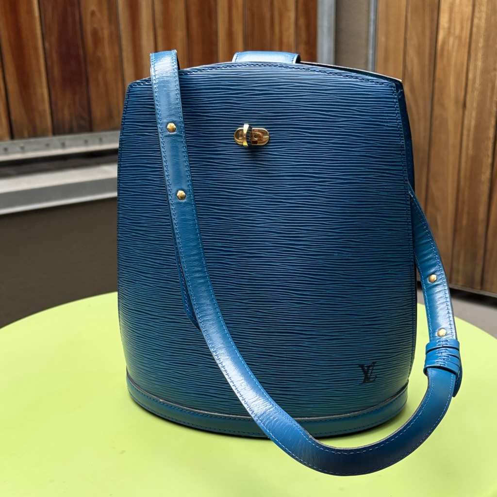 Louis Vuitton Elegant Blue Shoulder Bag